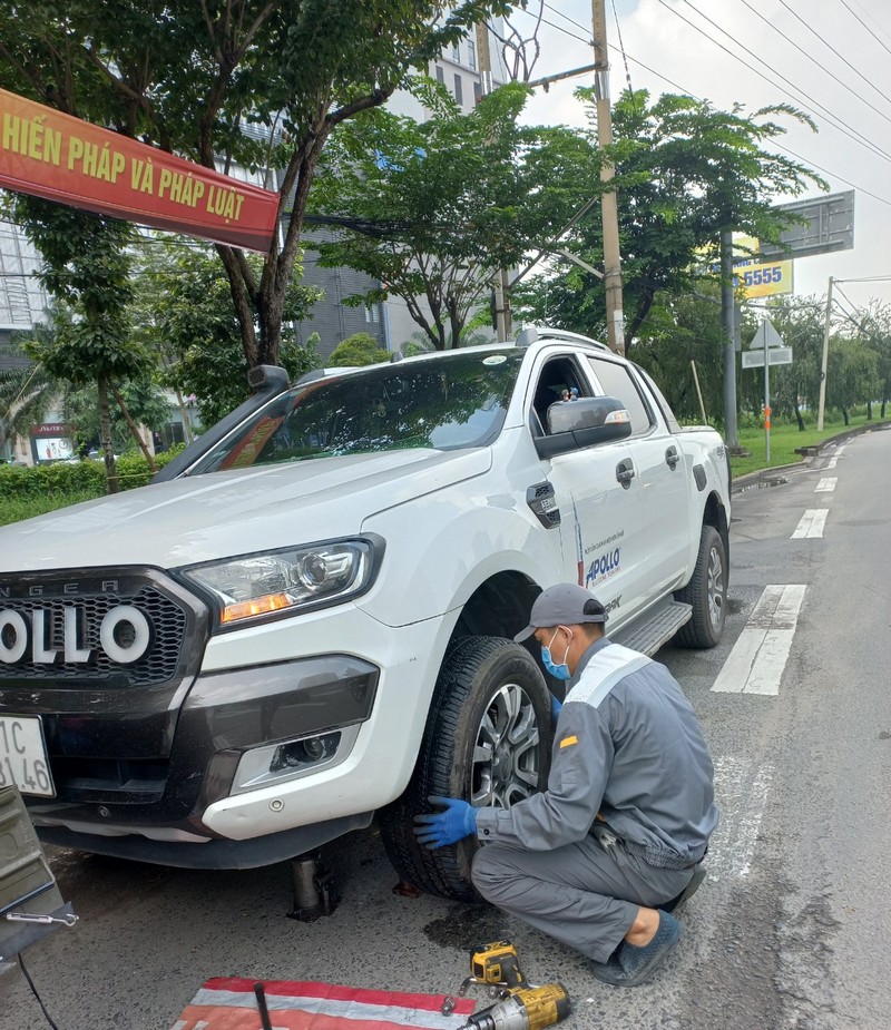 Dịch vụ vá lốp ô tô