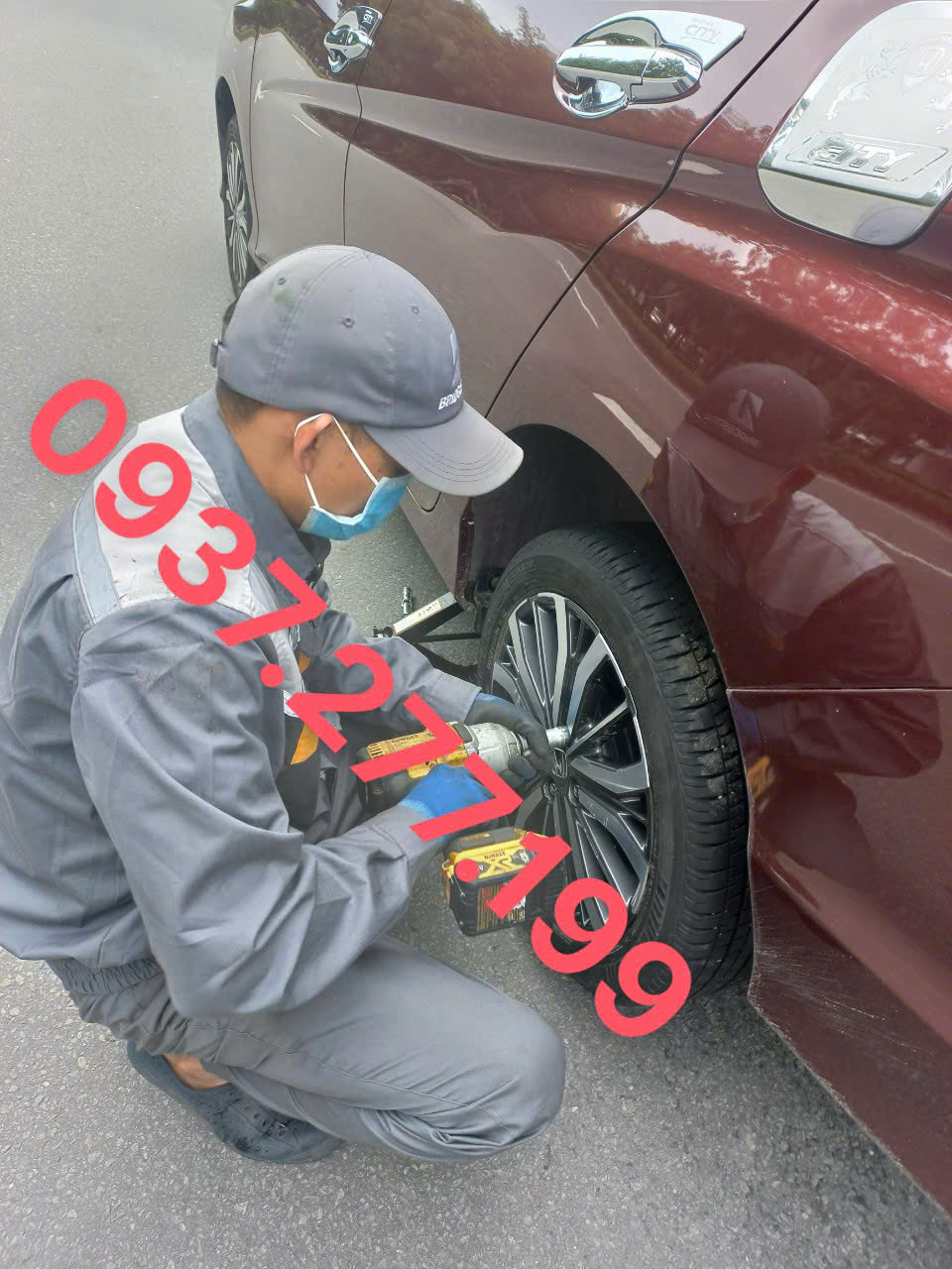 vá xe lưu động hỗ trợ mọi nơi