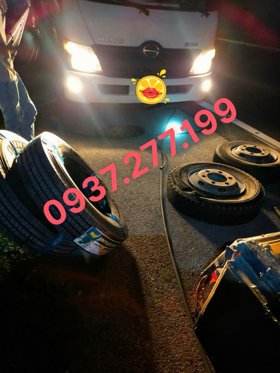 vá xe lưu động phục vụ mọi tuyến đường