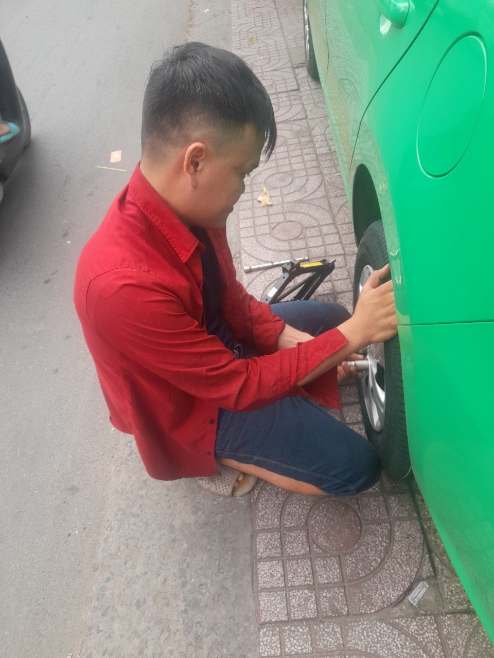 vá xe lưu động phục vụ nội ô