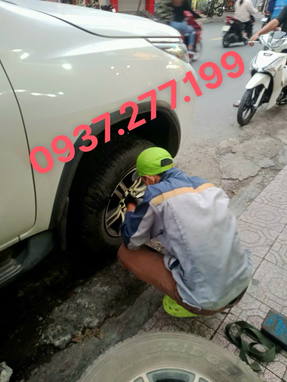 cần vá vỏ gấp